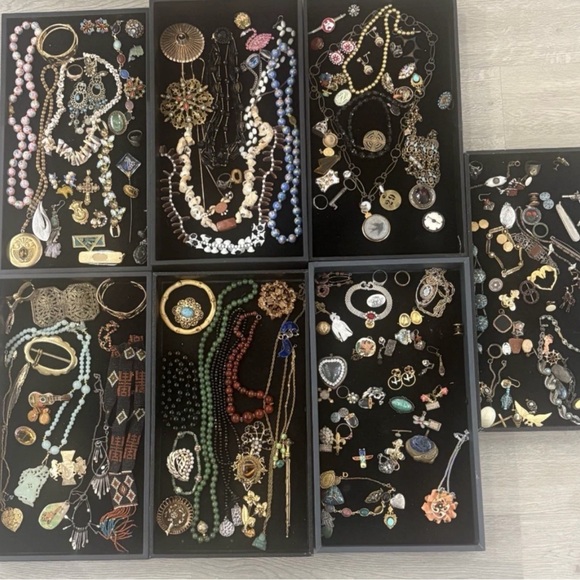 ⚜️ 2 LB Gold & Silver Jewelry Blowout | Vintage, Boho, Glam, Statement ⚜️ - Picture 8 of 15